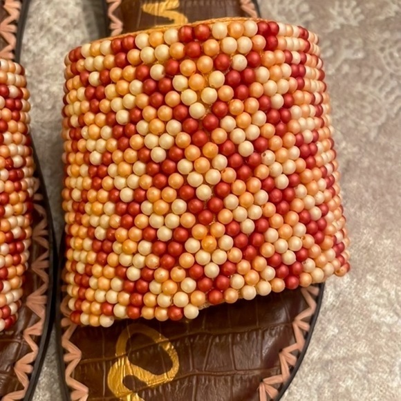 Brand New Sam Edelman Gunner Beaded Slide Sandals in Peach Pearl Wide Strap - Picture 6 of 15